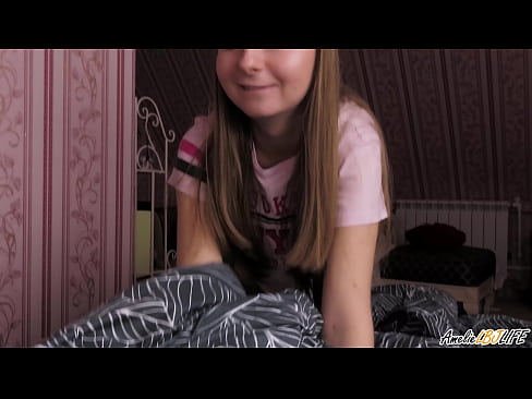 ❤️ Blondie onun BFF-ni dərindən sorur və ağzına boşaldır Porno vk bizdə ☑